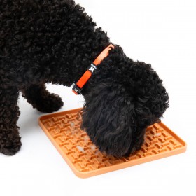 TAPIS DE LECHAGE pour chien CARRE couleur jaune MARTIN SELLIER-DOGFRENCHTOUCH